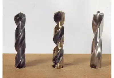 «تصویری از ابزارهای سوراخکاری و حفاری برای ایجاد سوراخ‌های دقیق در قطعات فلزی و صنعتی»